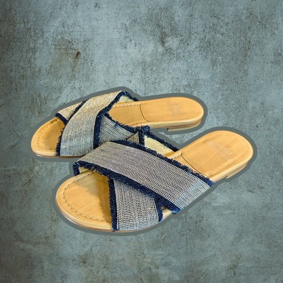 NWOT Stuart Weitzman ‘Edgeway’ Fringe-Trimmed Sandals in Navy Blue & Silver Sz 5 - Picture 7 of 16